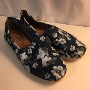 Blue Floral Toms
